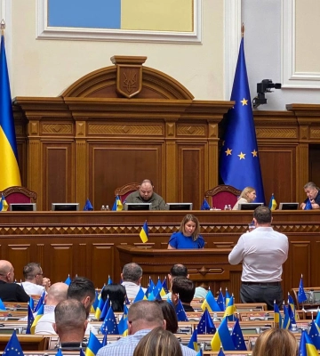 Парламент поддержал законопроект о размещении Национального военного мемориального кладбища в Киеве
