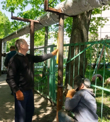 Комунальники Запоріжжя наводять лад у місті