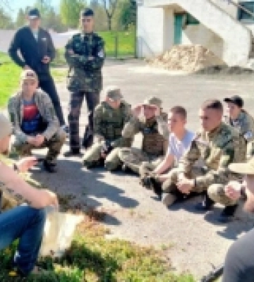У Луцьку молодь вишколює американський інструктор-піхотинець