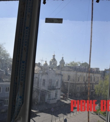 Орендарі «Народного дому» у Рівному підозрюють, що його хочуть продати (ФОТО)
