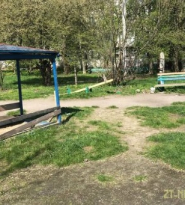 Переломи кісток ноги та численні забої: у Житомирі затримали 39-річного чоловіка, який побив та пограбував знайомого