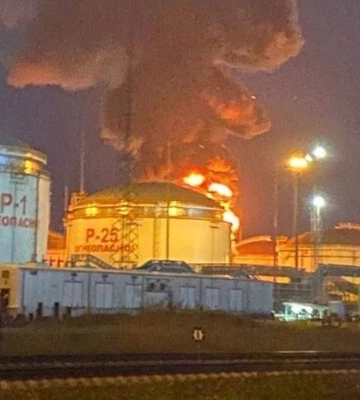 Поблизу Кримського мосту палає нафтобаза, але цього разу на території Росії: що відомо