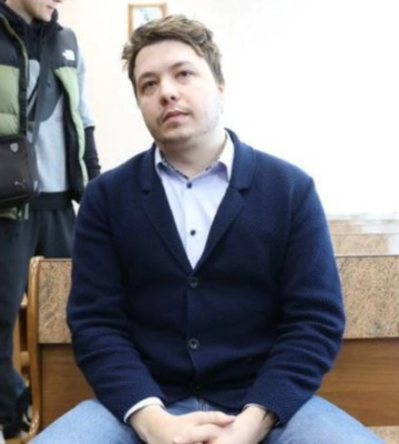 В Беларуси экс-редактора Nexta Романа Протасевича приговорили к 8 годам колонии В Беларуси экс-редактора Nexta Романа Протасевича приговорили к 8 годам колонии