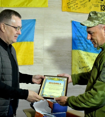 Рівненські атомники передали військовослужбовцям 25 радіостанцій