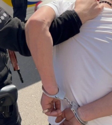 Пограбував хлопця, погрожуючи пістолетом: в Одесі затримали розбійника, - ФОТО, ВІДЕО