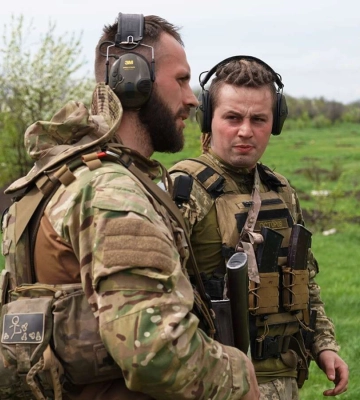 Татуювальник та бізнесмен з Дніпра пішли на фронт добровольцями та за рік війни стали досвідченими інструкторами