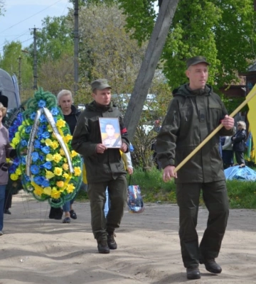 У Шостці попрощалися з героєм