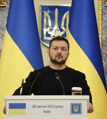 Зеленский заявил, что ждет приглашения Украины в НАТО