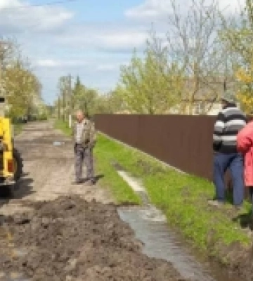 В Шацьку ремонтують вулицю Вишневу
