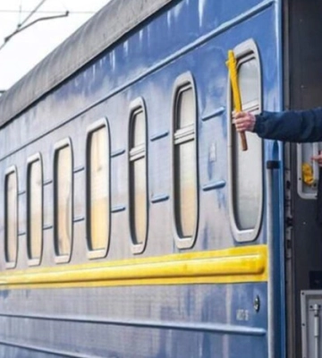 Обстріл потяга у Херсоні: «Укрзалізниця» повідомила нові деталі