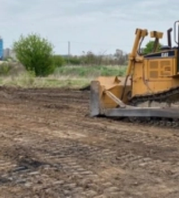 В індустріальному парку на Волині вирівнюють рельєф