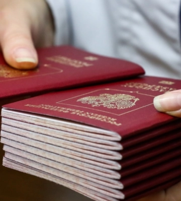 Росіяни на окупованих територіях примусово паспортизують дітей від 14 років – ЦНС