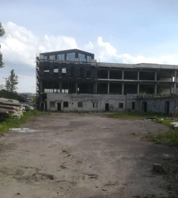 У Львові забудовник повинен демонтувати зайвий поверх торгово-офісного центру, - ФОТО