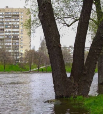 Паводок в Києві: рівень води почав падати