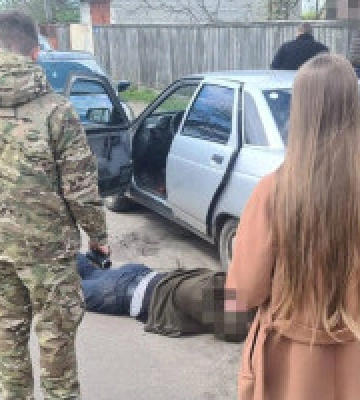 На Фастівщині старосту села викрили при збуті наркотиків мешканцям громади