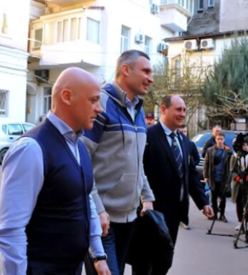 Міського голову Одеси взято під варту