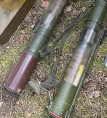 На Житомирщині затримали працівника військкомату, який торгував зброєю