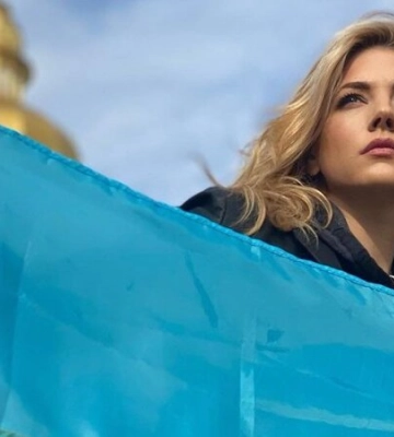 До України приїхала акторка та продюсерка, зірка «Вікінгів» Кетрін Винник