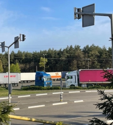 Сотні вантажіжок: через польський страйк на волинському пункті пропуску – черги