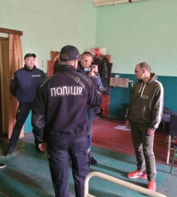 Викрито групу в’язнів, які продавали неіснуючі генератори та видавали себе за військовослужбовців