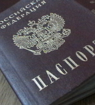 На Луганщині окупанти виселяють з домівок тих, хто відмовився отримувати паспорт РФ