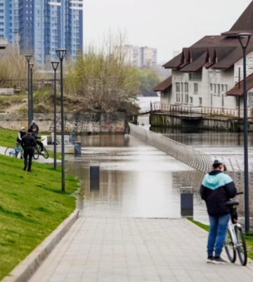 В Киеве снова вырос уровень воды в Днепре: есть ли угроза подтопления