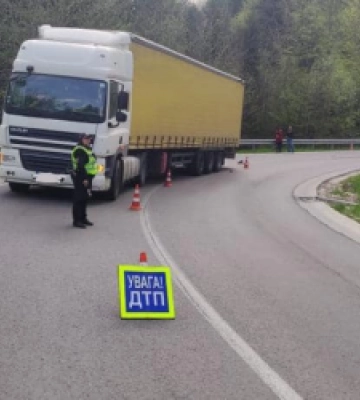 Смертельна ДТП на Львівщині: п&#039;яний водій зіткнувся з вантажівкою, - ФОТО