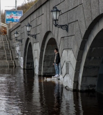 У Києві відновилося зростання рівня води
