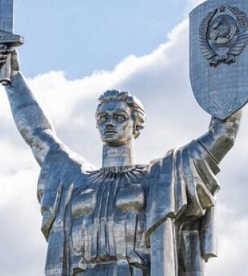 Будемо міняти радянський герб на Батьківщині-матері в Києві на тризуб, - Ткаченко