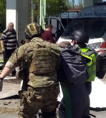 В результате продолжающихся российских обстрелов погиб еще один житель Херсона