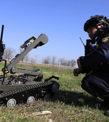 На Херсонщині піротехніки ДСНС потрапили під обстріл: є загиблі та поранені