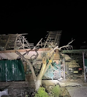 Российские убийцы били по Никополю. Погибла женщина, еще несколько мирных жителей получили ранения
