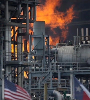 У США горів хімічний завод Shell