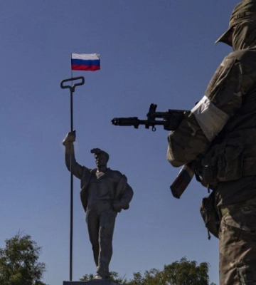 Росіяни перекидають бронетехніку через Маріуполь у напрямку Запоріжжя