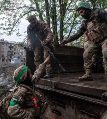 Бахмут: Сирський повідомив про ухвалу оперативного рішення