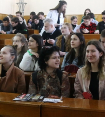 «Поринь у світ науки»: школярі провели насичений день у ЛНУ ім. І. Франка (ФОТО)