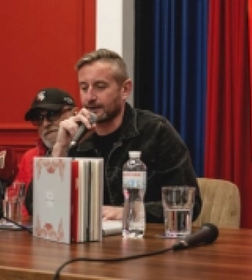 Жадан, Соловій, Винницька та «Мертвий Півень» презентували унікальний артбук. ФОТО