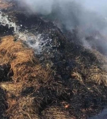 У Корецькій громаді вогонь знищив 5 тонн соломи