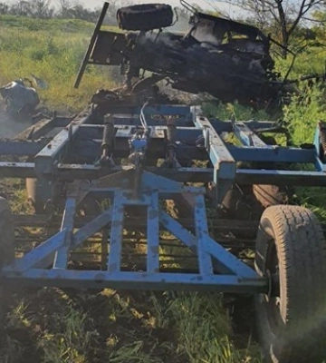 На Херсонщині на російській міні підірвався трактор