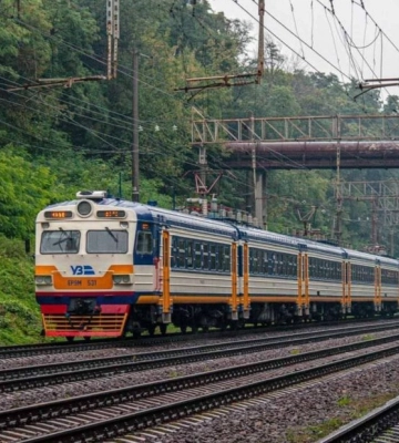 У Києві чоловік потрапив під міську електричку