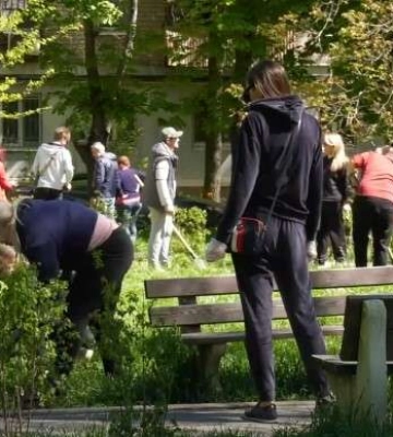 Дніпряни долучились до суботників у Центральному районі міста