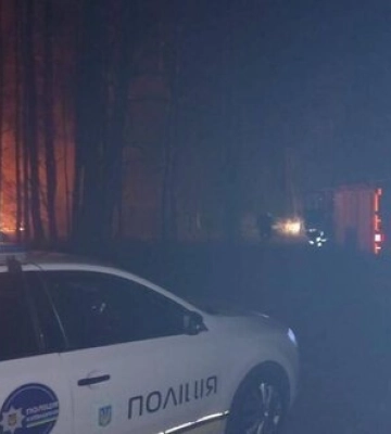 Внаслідок нічної атаки росіян на Київщині сталася пожежа, - поліція. ФОТО