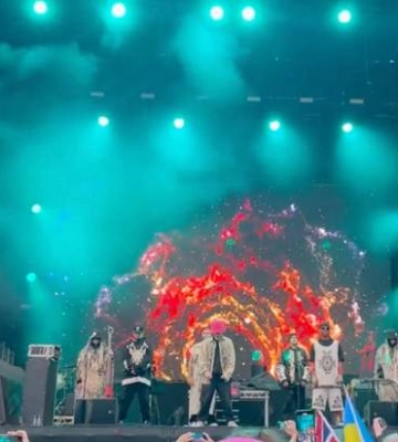 Kalush Orchestra эффектно открыли городок Евровидение-2023: что пели и как отреагировали фаны