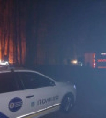 Вночі на Київщині внаслідок падіння дронів спалахнули пожежі