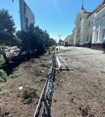 Кількість загиблих внаслідок обстрілу Херсона 3 травня зросла до 24. Вранці у лікарні померла 54-річна жінка, - ОВА