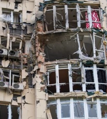 &quot;Це була наймасовіша атака &quot;шахедів&quot; на Київ: Кличко пообіцяв допомогу мешканцям зруйнованих квартир. Фото