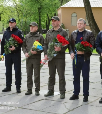 В Днепре в День памяти и примирения почтили память погибших во Второй мировой