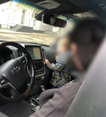 У Луцьку покарали жінку за перевезення дитини без автокрісла