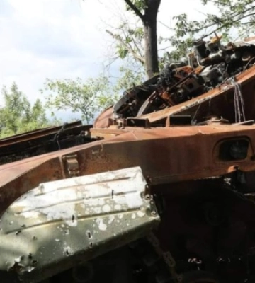 ЗСУ знищили на Луганщині два склади з боєприпасами, чотири танки і БМП