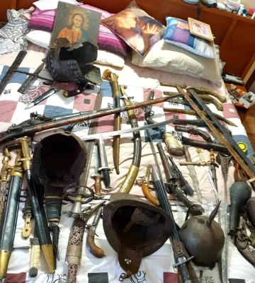 В ексдепутата виявили колекцію стародавніх українських артефактів. Їх могли вкрасти з музеїв у Криму